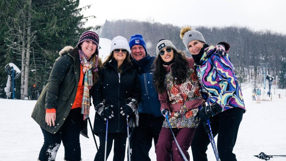 Holimont-Members-group-on-slopes